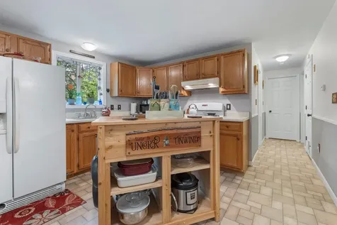 37 Thorndike Road Weare NH 03281