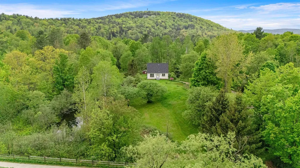 312 Browns Trace Jericho VT 05465