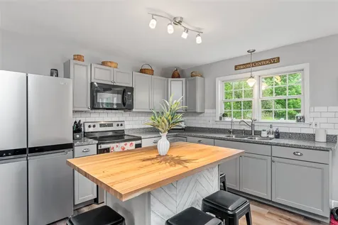 312 Browns Trace Jericho VT 05465