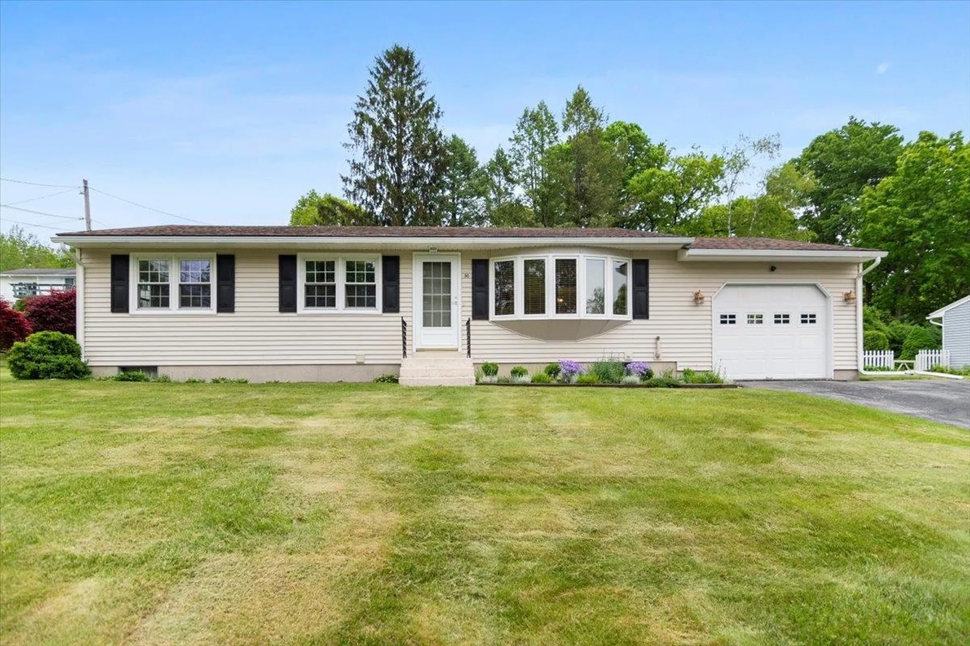 30 Harbour Road Bennington VT 05201