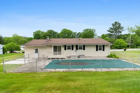 30 Harbour Road Bennington VT 05201