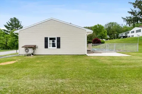 30 Harbour Road Bennington VT 05201