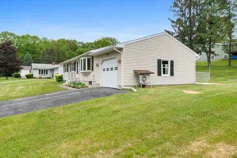 30 Harbour Road Bennington VT 05201