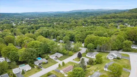 30 Harbour Road Bennington VT 05201