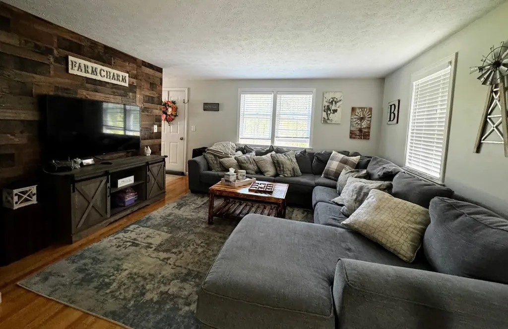 10 Irving Drive Weare NH 03281