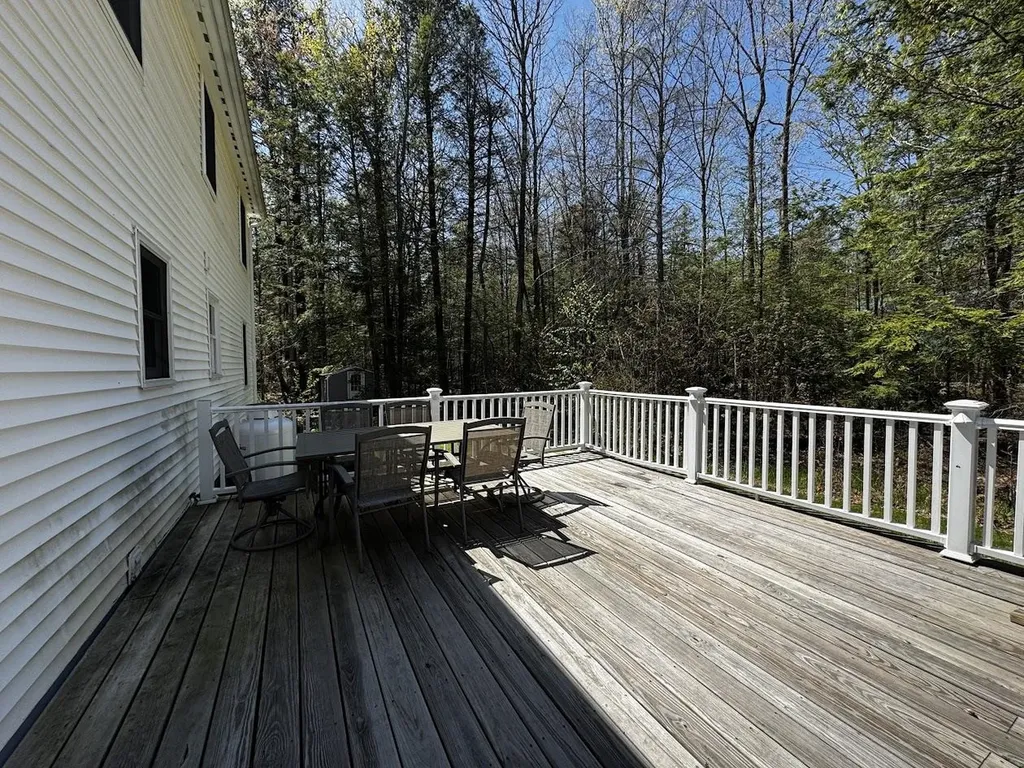 10 Irving Drive Weare NH 03281