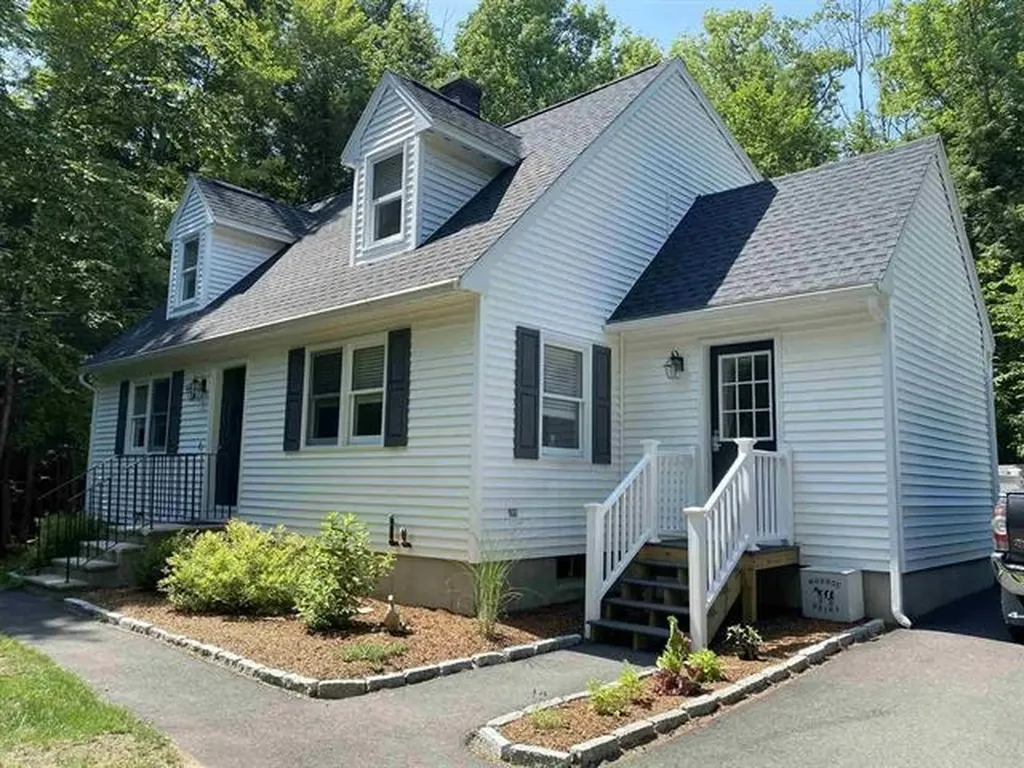 10 Irving Drive Weare NH 03281