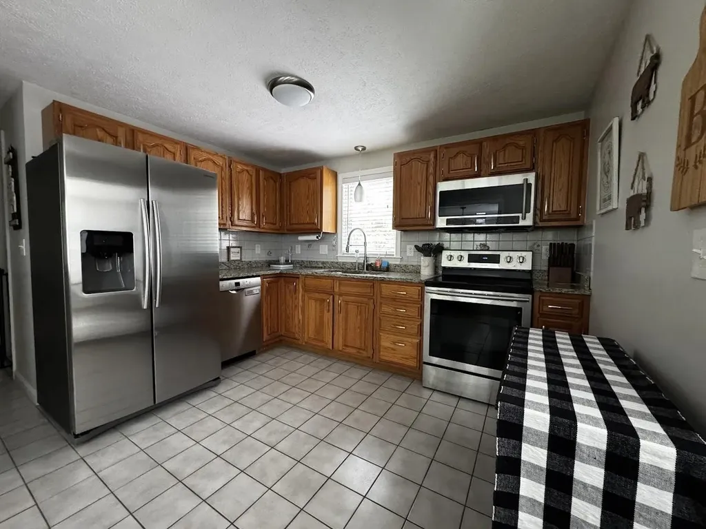 10 Irving Drive Weare NH 03281
