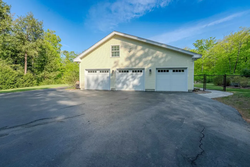 9 Maple Ridge Road Meredith NH 03253