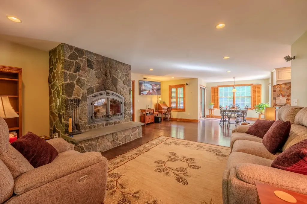 9 Maple Ridge Road Meredith NH 03253