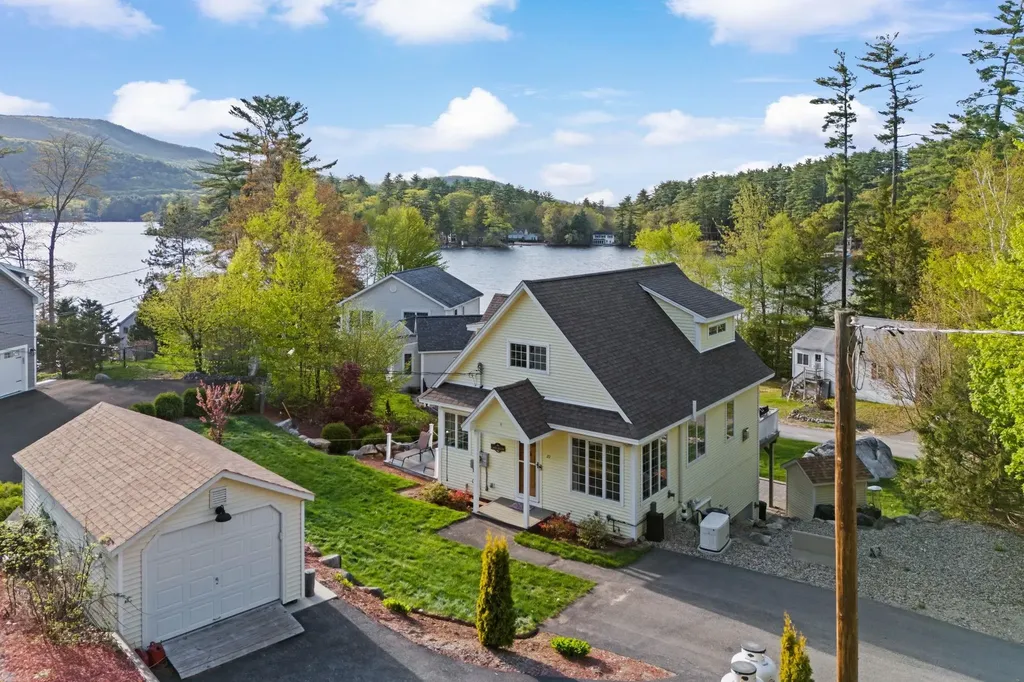 20 Wentworth Way Alton NH 03810