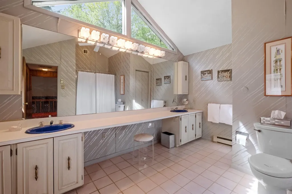 241 Long Point Road Moultonborough NH 03254