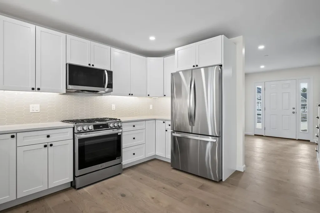 29 Autumn Lane Raymond NH 03077