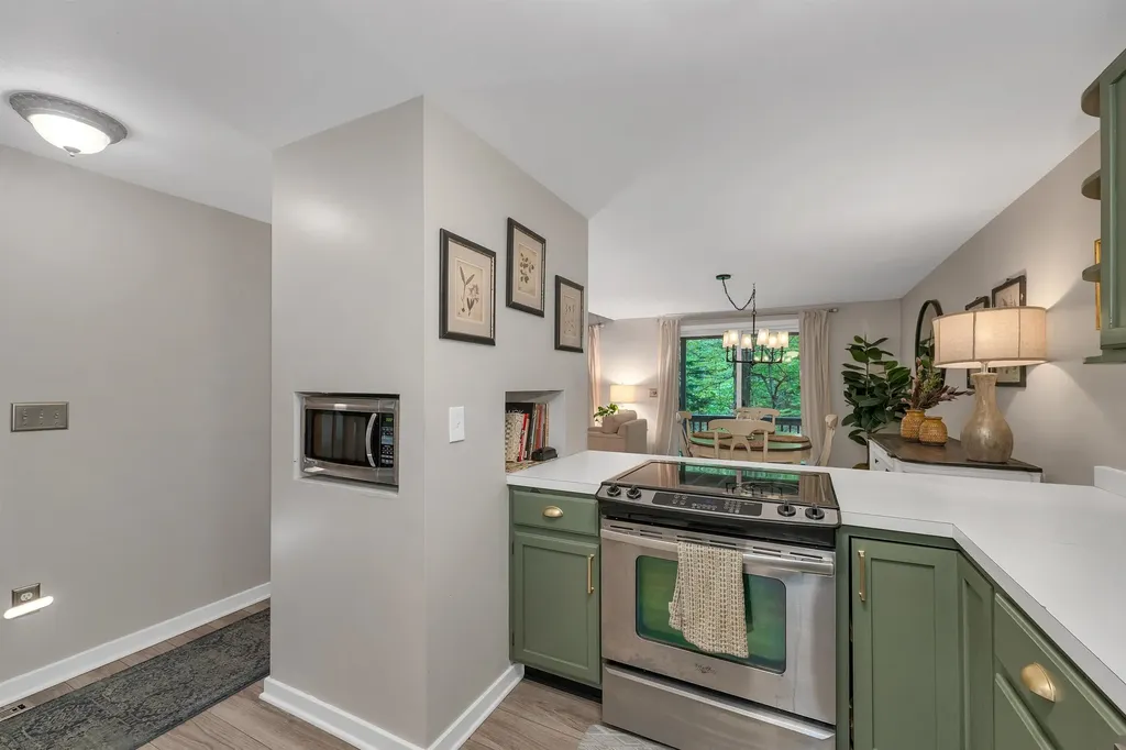 25 Kirriemuir Road Stratham NH 03885