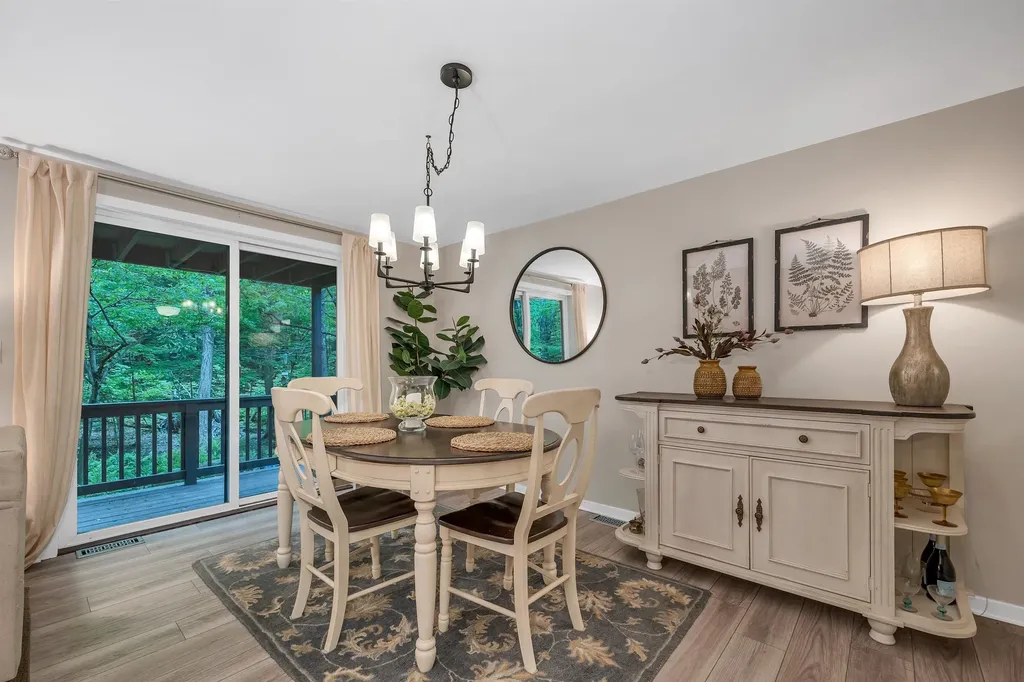 25 Kirriemuir Road Stratham NH 03885