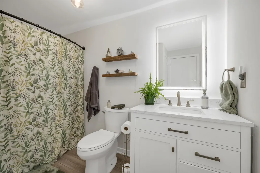 25 Kirriemuir Road Stratham NH 03885