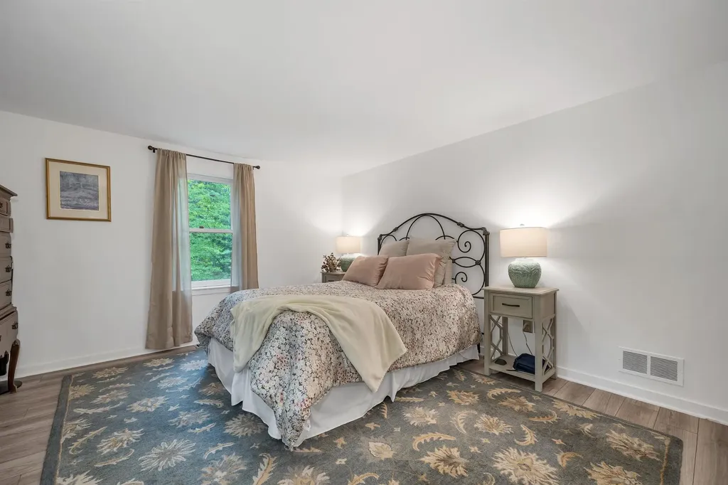 25 Kirriemuir Road Stratham NH 03885