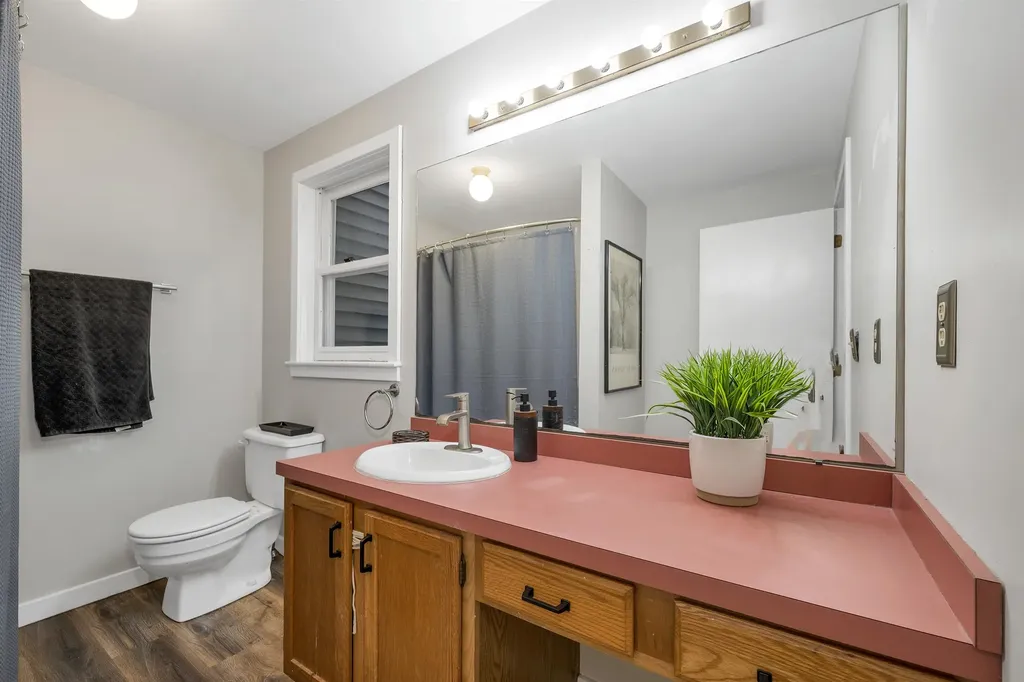 25 Kirriemuir Road Stratham NH 03885