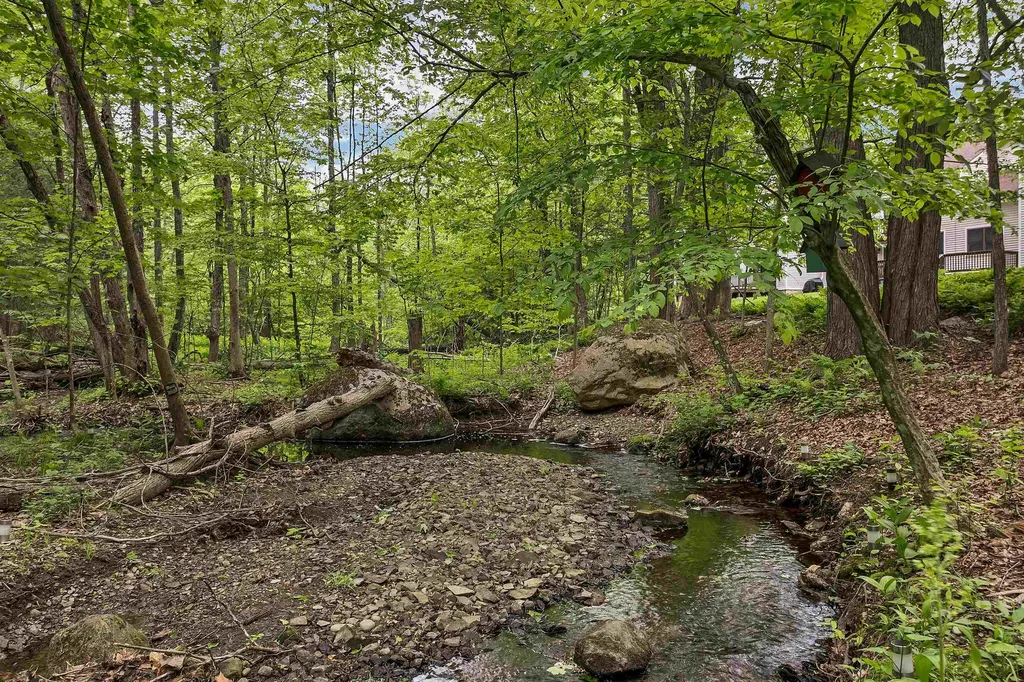 25 Kirriemuir Road Stratham NH 03885