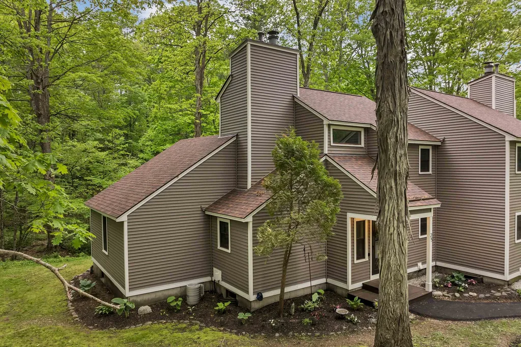 25 Kirriemuir Road Stratham NH 03885