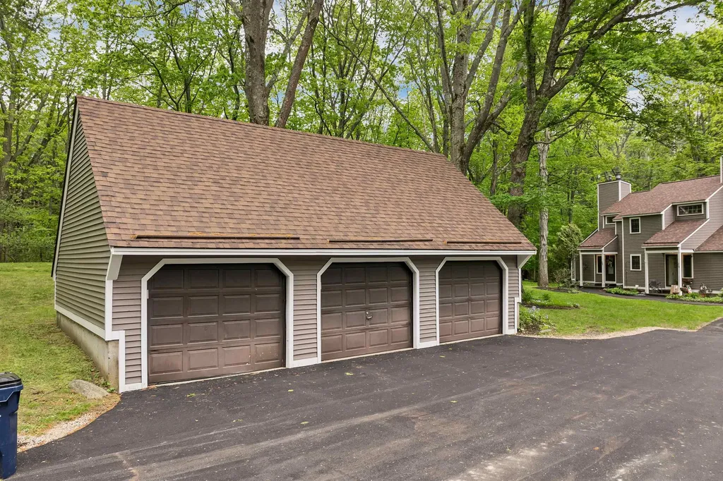 25 Kirriemuir Road Stratham NH 03885