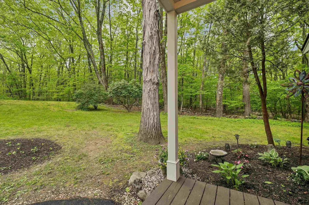 25 Kirriemuir Road Stratham NH 03885