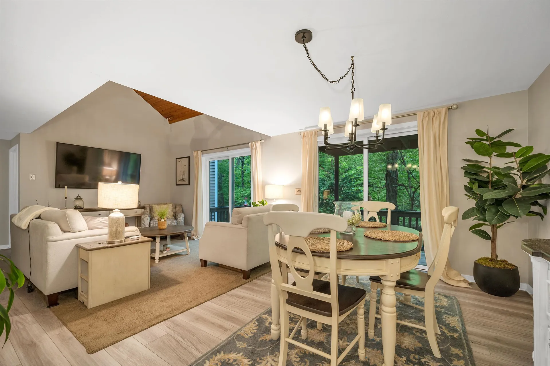 25 Kirriemuir Road Stratham NH 03885