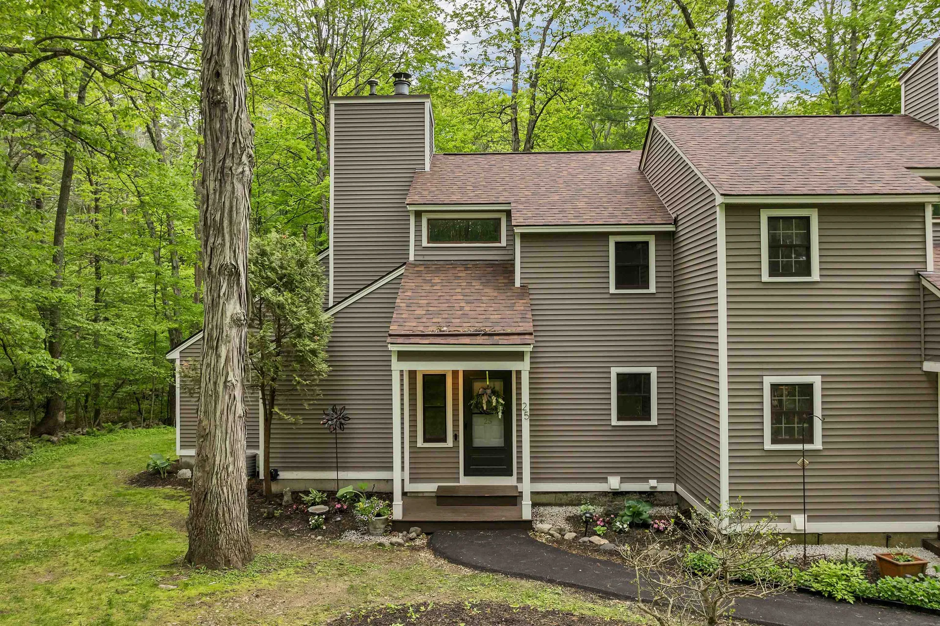 25 Kirriemuir Road Stratham NH 03885