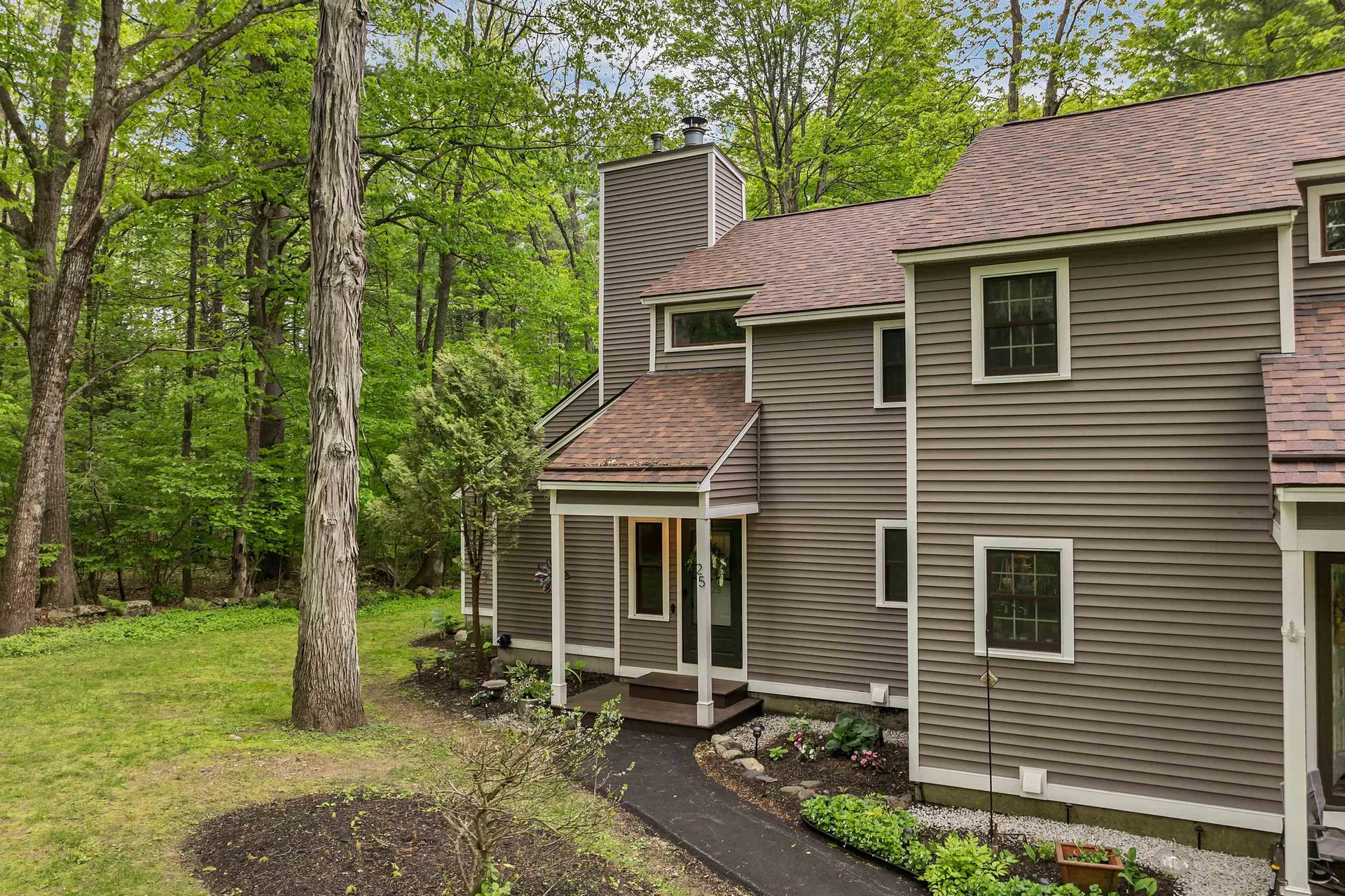 25 Kirriemuir Road Stratham NH 03885