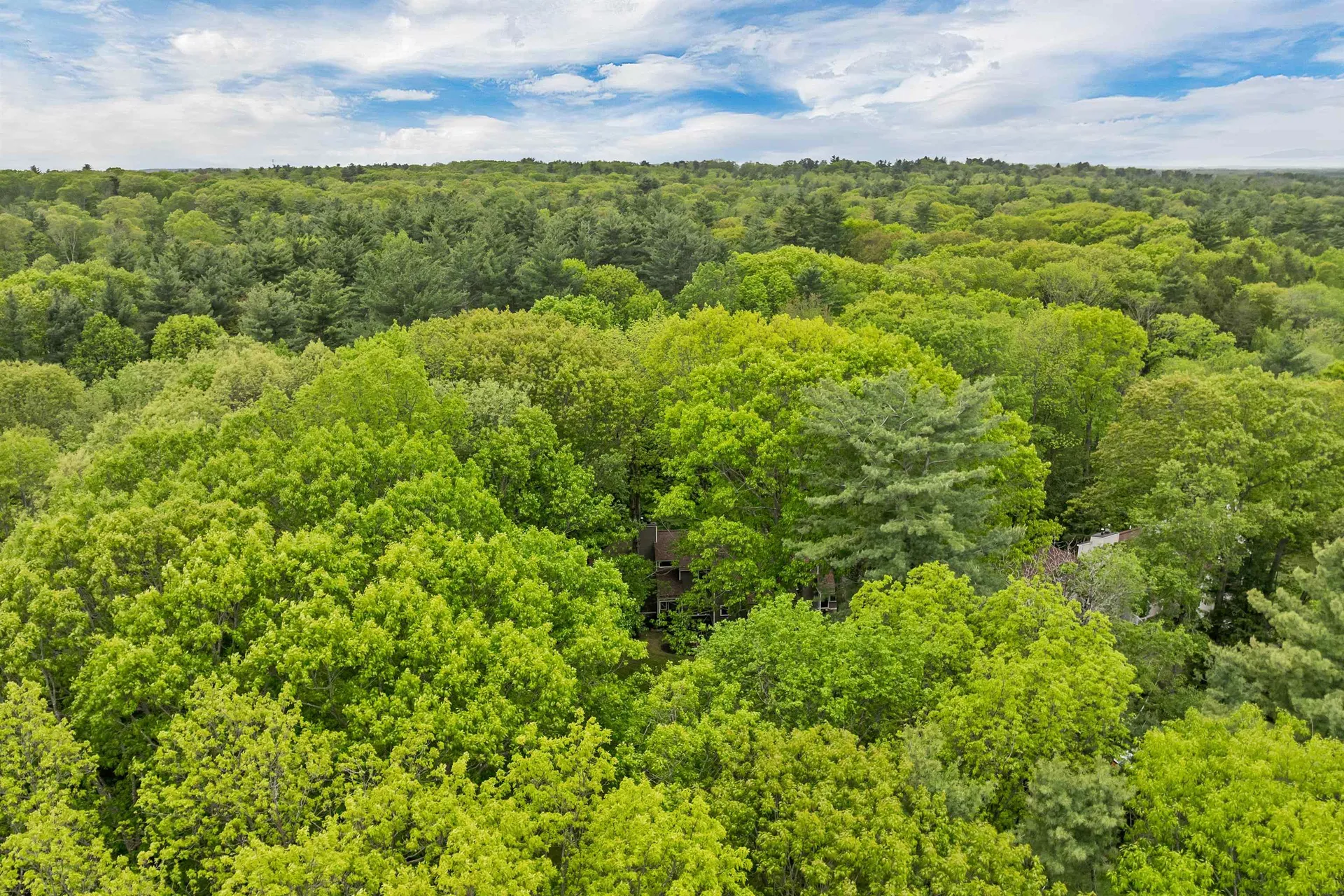 25 Kirriemuir Road Stratham NH 03885