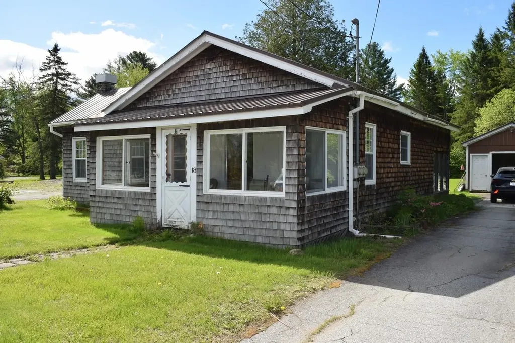 18 Bridge Street Lancaster NH 03584