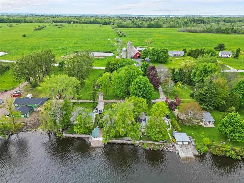 61 Bourdeau Lane South Alburgh VT 05440