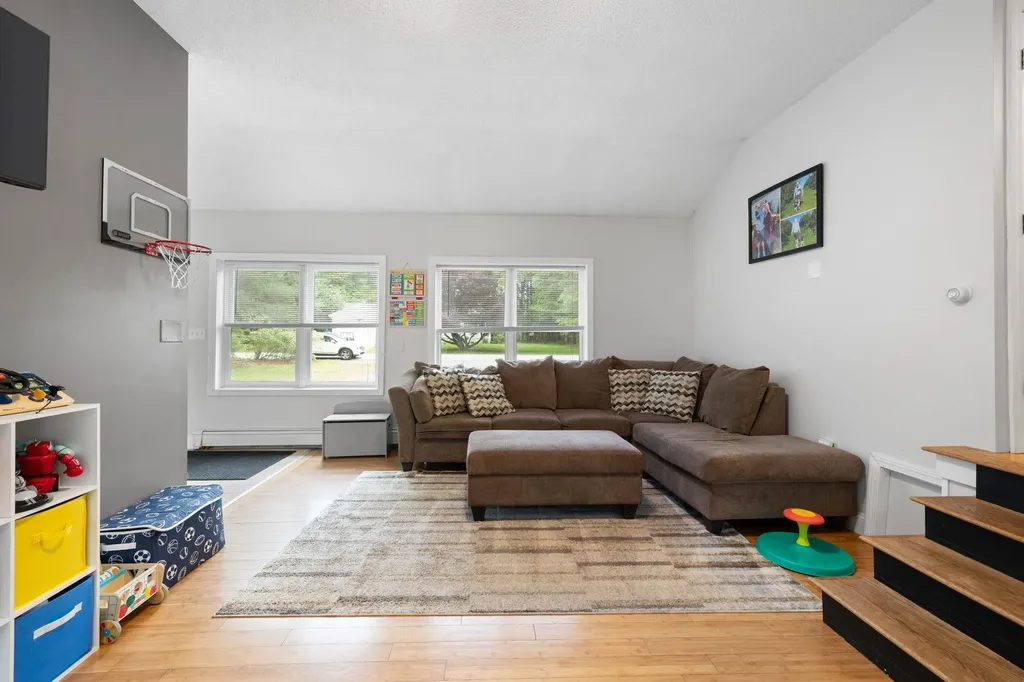 10 Tokanel Road Windham NH 03087