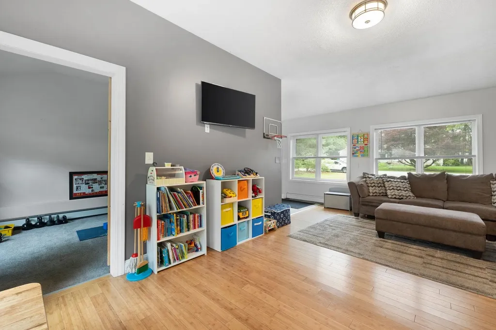 10 Tokanel Road Windham NH 03087