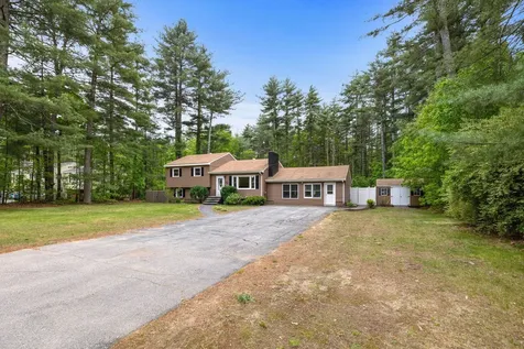 10 Tokanel Road Windham NH 03087