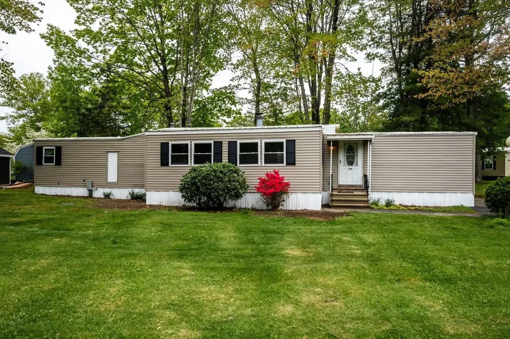20 South Blueberry Lane Rochester NH 03867