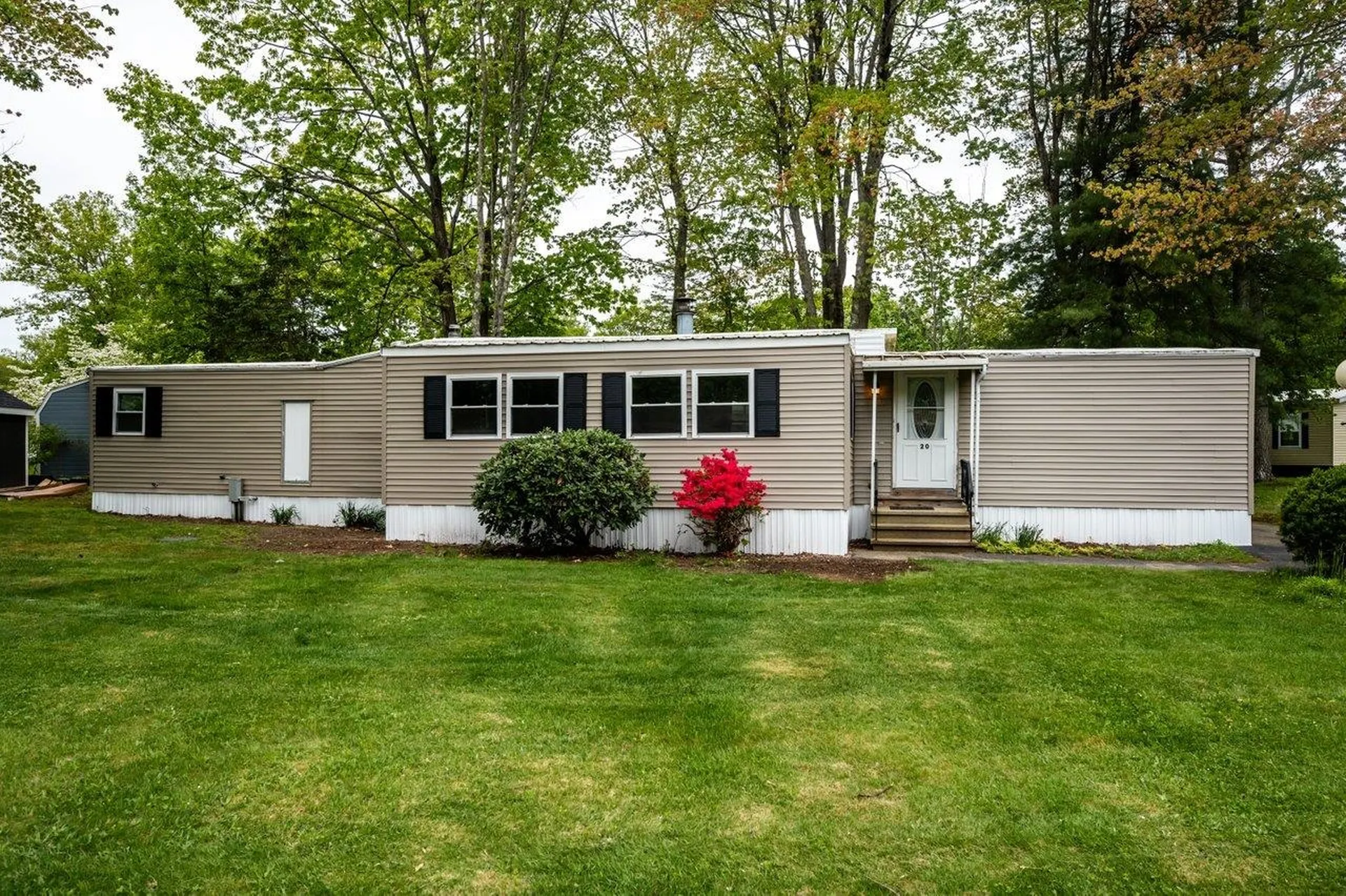 20 South Blueberry Lane Rochester NH 03867