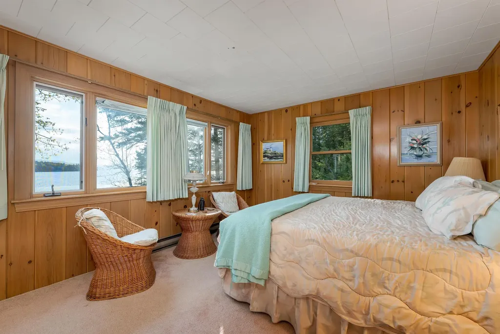 74 Keewaydin Road Wolfeboro NH 03894