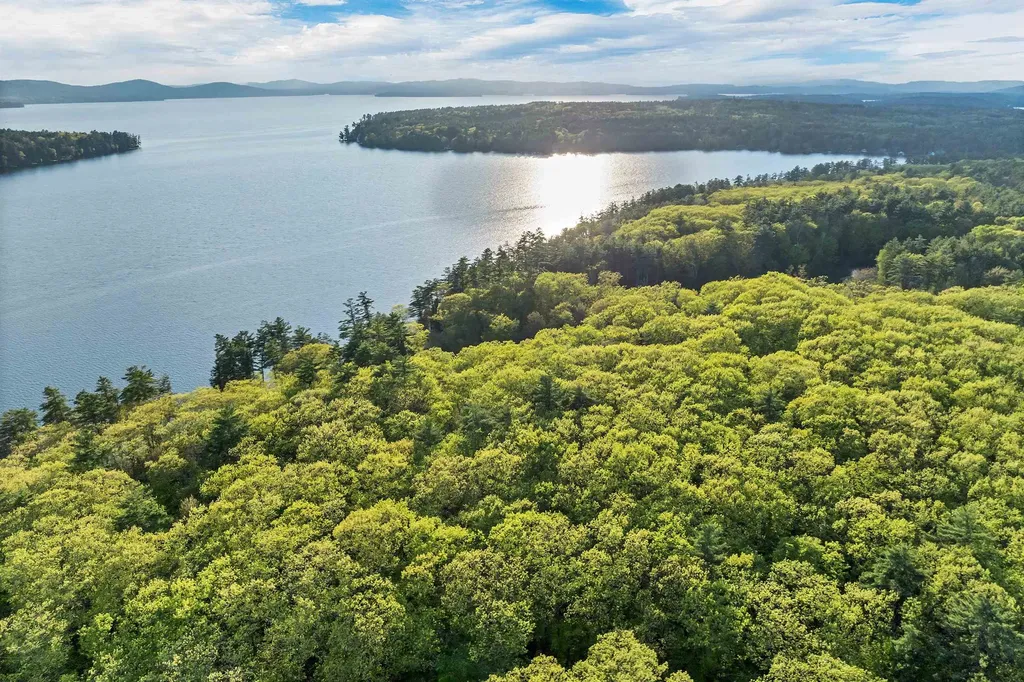 74 Keewaydin Road Wolfeboro NH 03894