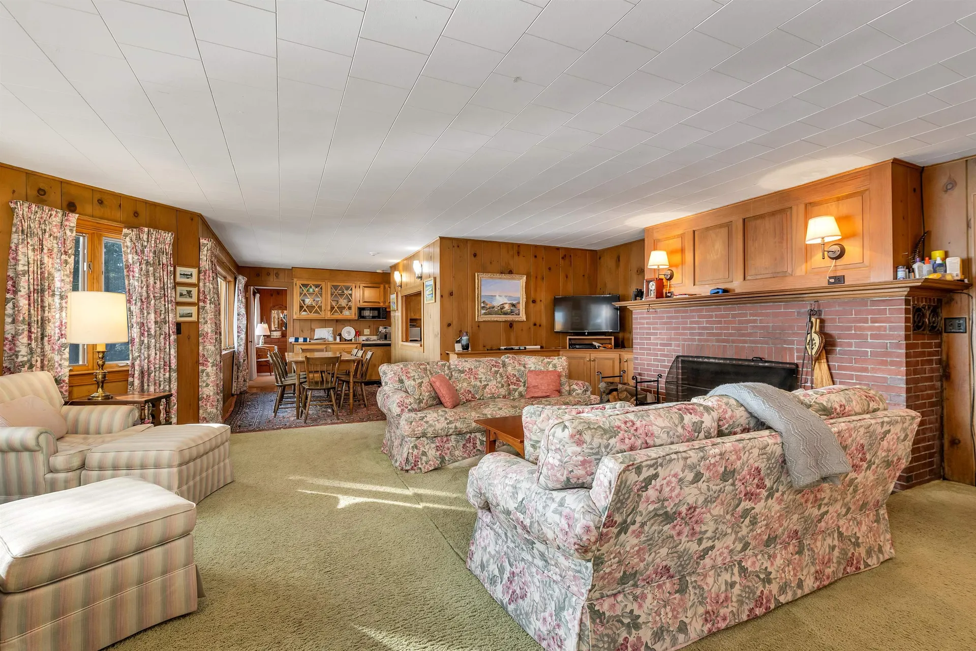 74 Keewaydin Road Wolfeboro NH 03894