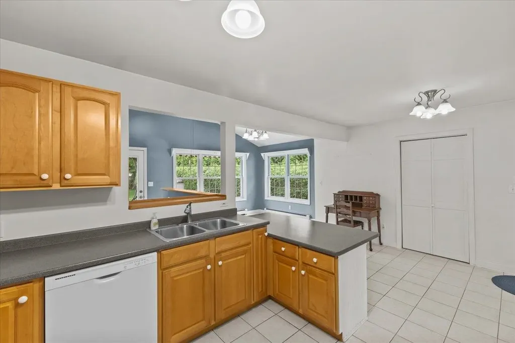 6 Circle Drive Essex VT 05452