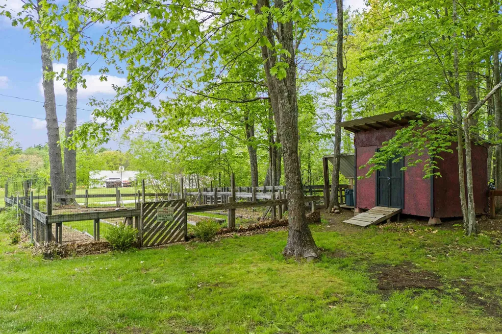29 Tasker Shore Drive Northwood NH 03261
