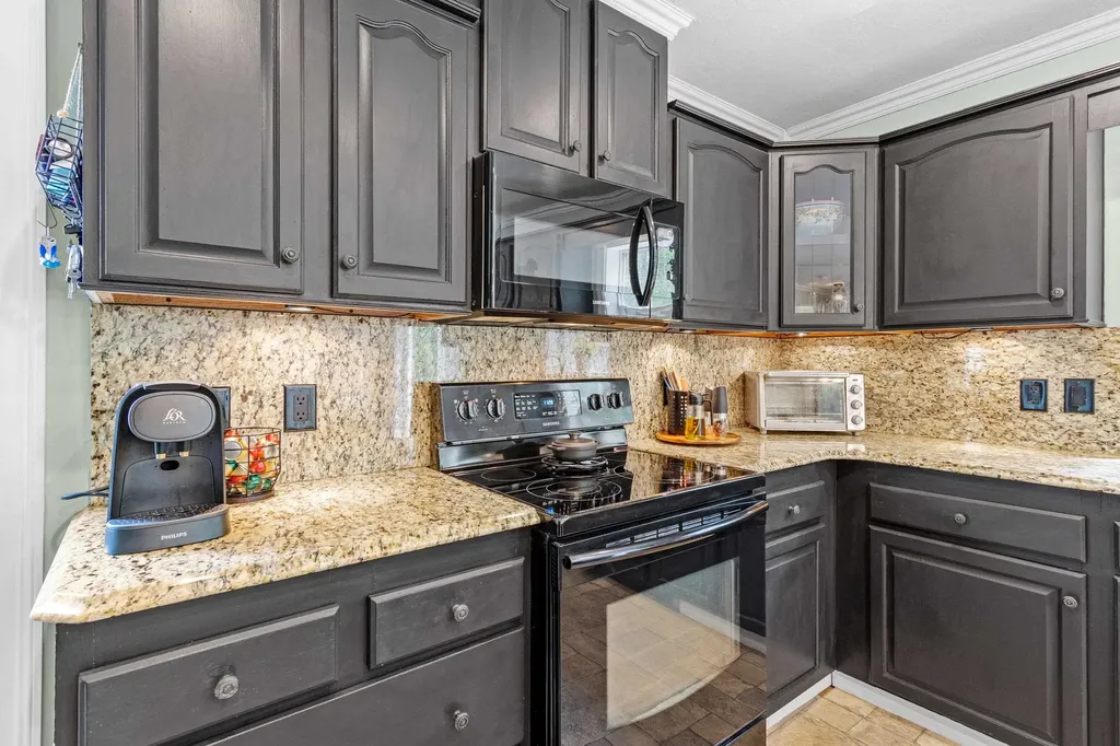 29 Tasker Shore Drive Northwood NH 03261