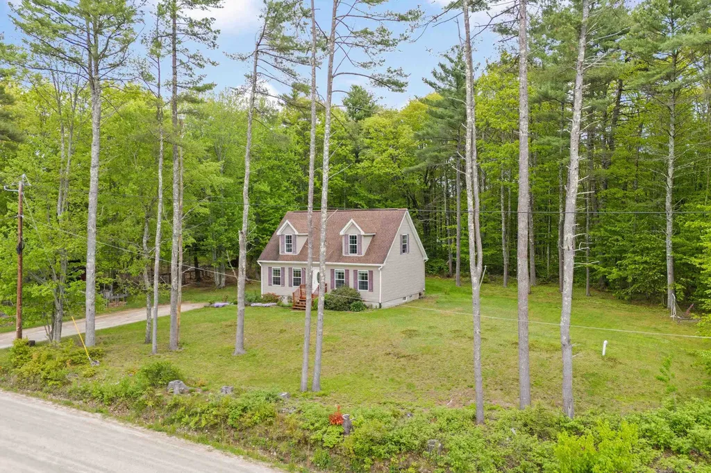 29 Tasker Shore Drive Northwood NH 03261
