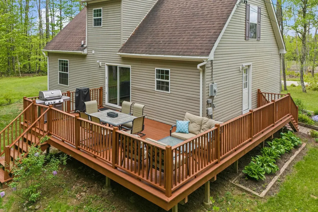 29 Tasker Shore Drive Northwood NH 03261