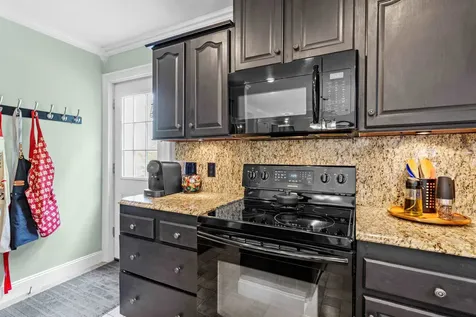 29 Tasker Shore Drive Northwood NH 03261