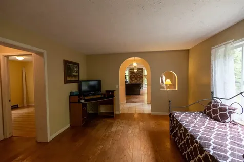 11 Henry Drive Effingham NH 03882-4406