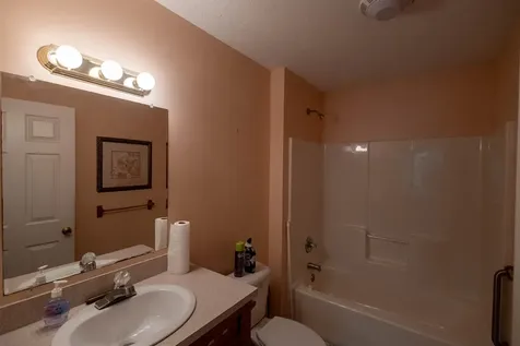 11 Henry Drive Effingham NH 03882-4406