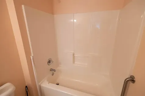 11 Henry Drive Effingham NH 03882-4406