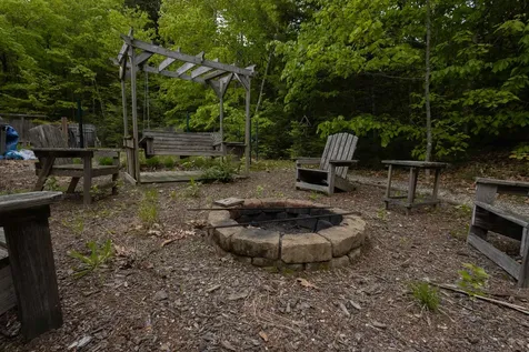 11 Henry Drive Effingham NH 03882-4406
